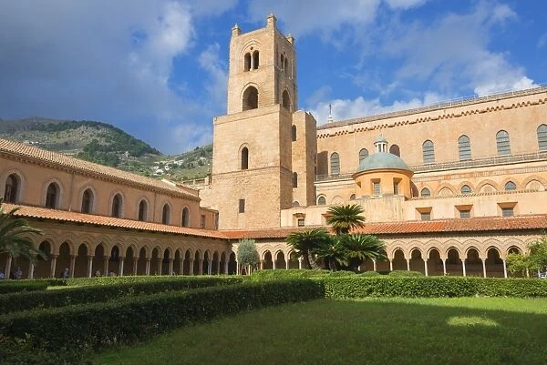 Cloister, Cathedral of Monreale, Monreale, Palermo, Sicily, Italy, Europe