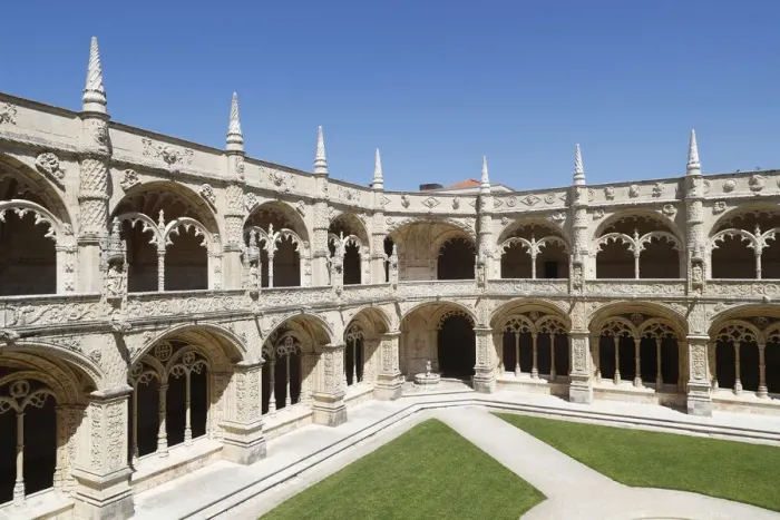 Framed Print : The Cloister, Jeronimos Monastery (Hieronymites Monastery), UNESCO World Heritage Site Framed Print : The Cloister, Jeronimos Monastery (Hieronymites Monastery), UNESCO World Heritage Site