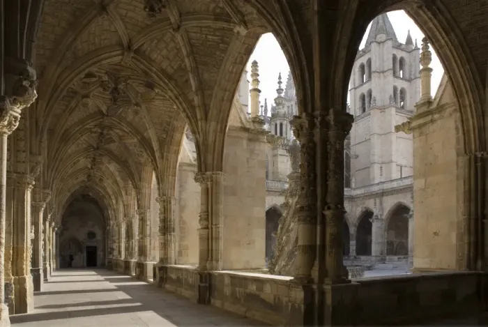 Framed Print : The cloisters, Leon Cathedral, Leon, Castilla y Leon, Spain, Europe Framed Print : The cloisters, Leon Cathedral, Leon, Castilla y Leon, Spain, Europe