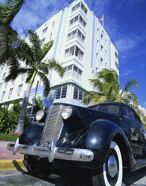 Close-up of 1950s classic American car outside the Park Central Hotel, Ocean Drive