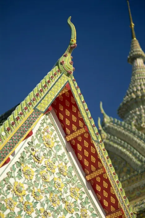 Framed Print : Close-up of decoration of Wihan roof at Wat Pho in Bangkok Framed Print : Close-up of decoration of Wihan roof at Wat Pho in Bangkok