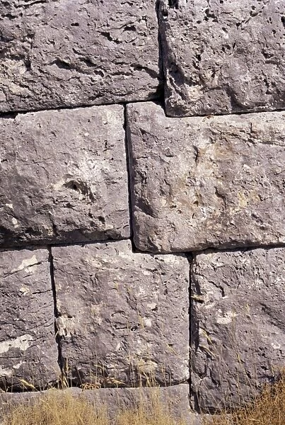Close-up of Polykrates wall