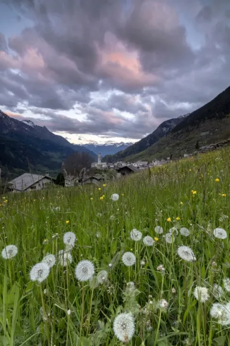 Framed Print : Clouds at dawn on the alpine village of Soglio, Maloja, Bregaglia Valley, Engadine Framed Print : Clouds at dawn on the alpine village of Soglio, Maloja, Bregaglia Valley, Engadine