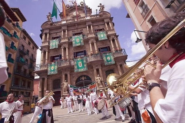 Clubs parade, San Fermin festival, and Pamplona City Hall, Pamplona