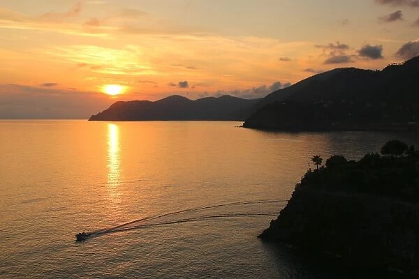 Coast of Italy near Manarola, Cinque Terre, UNESCO World Heritage Site, Liguria, Italy