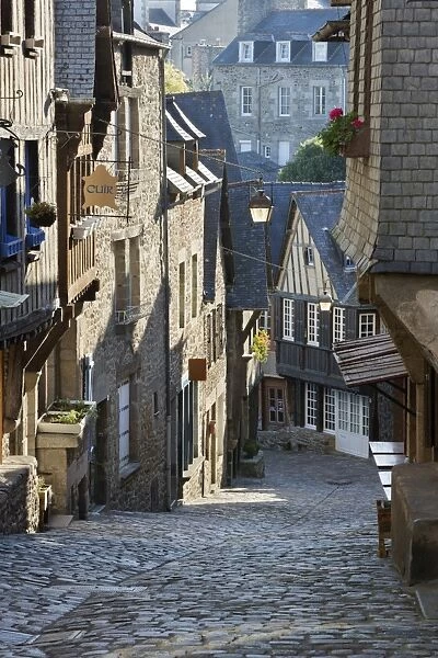 Cobbled street, Rue du Jerzual, Dinan, Cotes d Armor, Brittany, France, Europe