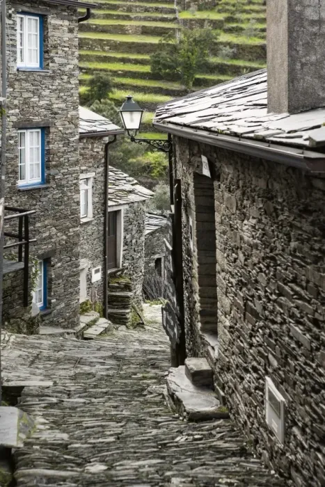 Framed Print : Cobbled streets and granite houses in the medieval village of Piodao in the Serra