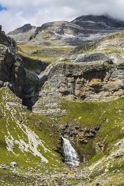 Cola de Caballo waterfall below Monte Perdido at the head of the Ordesa Valley, Ordesa