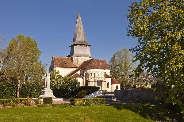 The Collegiale church of Saint-Austregesile de Saint-Outrille, Saint-Outrille, Cher, Centre, France, Europe