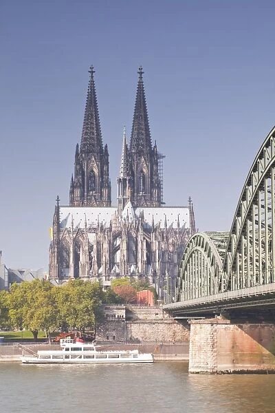 Cologne Cathedral (Dom), UNESCO World Heritage Site, across the River Rhine, Cologne, North Rhine-Westphalia, Germany, Europe