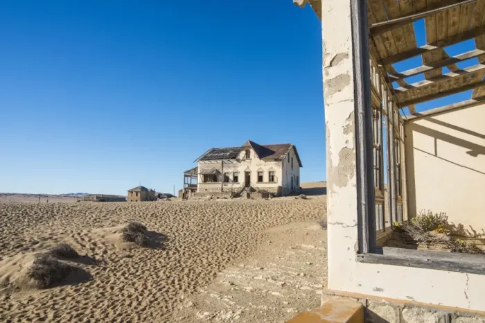 Framed Print : Colonial house, old diamond ghost town, Kolmanskop (Colemans Hill), near Luderitz Framed Print : Colonial house, old diamond ghost town, Kolmanskop (Colemans Hill), near Luderitz