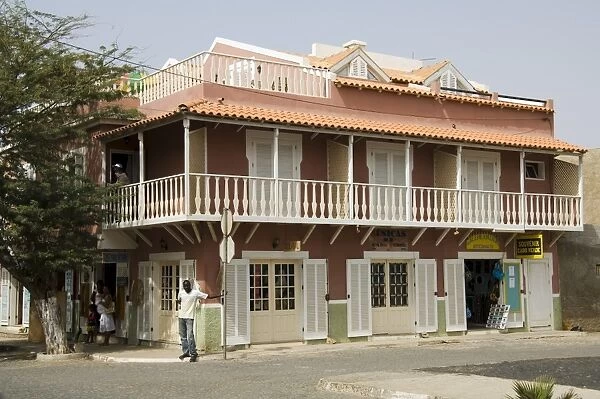 Colonial style building, Santa Maria, Sal (Salt), Cape Verde Islands, Africa