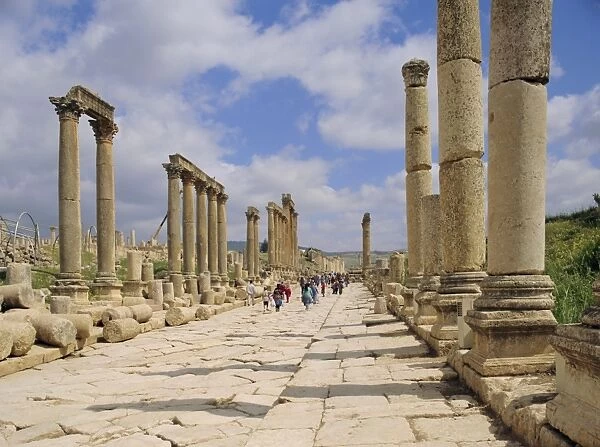 The colonnaded street