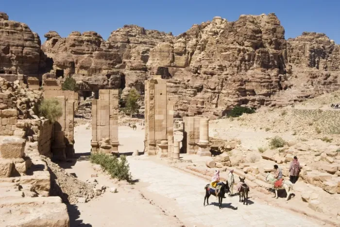 Framed Print : Colonnaded Street and Temenos Gateway, Petra, UNESCO World Heritage Site