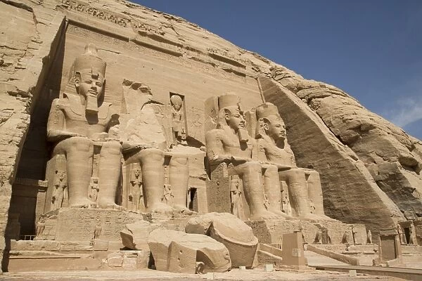 Colossi of Ramses II, Sun Temple, Abu Simbel, UNESCO World Heritage Site, Egypt, North Africa