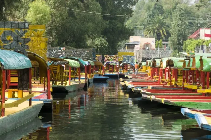 Framed Print : Colourful boats at the Floating Gardens in Xochimilco, UNESCO World Heritage Site, Mexico City, Mexico, North America Framed Print : Colourful boats at the Floating Gardens in Xochimilco, UNESCO World Heritage Site, Mexico City, Mexico, North America
