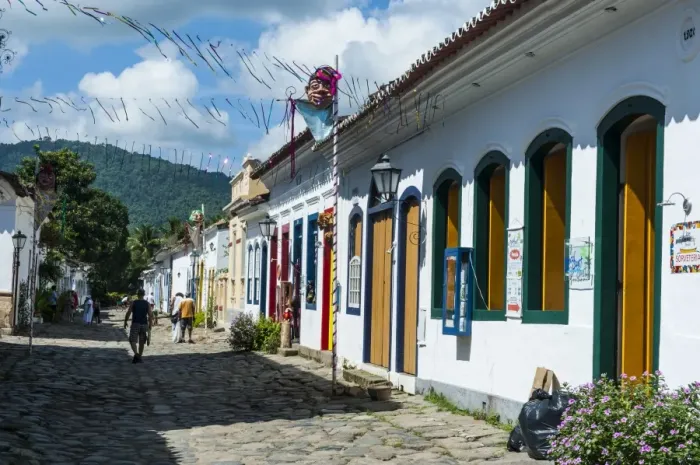 Framed Print : Colourful colonial houses in Paraty, south of Rio de Janeiro, Brazil, South America