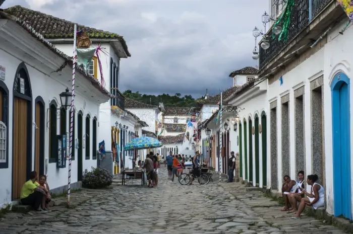 Framed Print : Colourful colonial houses in Paraty south of Rio de Janeiro, Brazil, South America