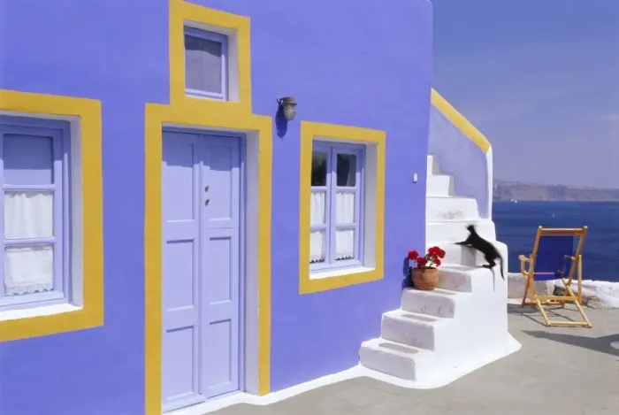 Framed Print : Colourful house in Thira Town Framed Print : Colourful house in Thira Town