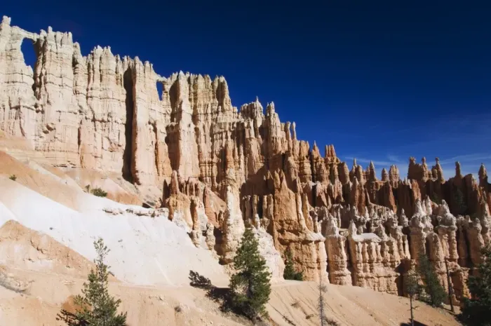 Framed Print : Colourful pinnacles and hoodoos on the Peekaboo Trail Framed Print : Colourful pinnacles and hoodoos on the Peekaboo Trail