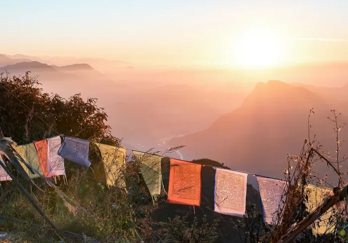 Framed Print : A colourful sunrise over the mountains of the Anapurna range, Australian Camp, Himalayas, Nepal, Asia Framed Print : A colourful sunrise over the mountains of the Anapurna range, Australian Camp, Himalayas, Nepal, Asia