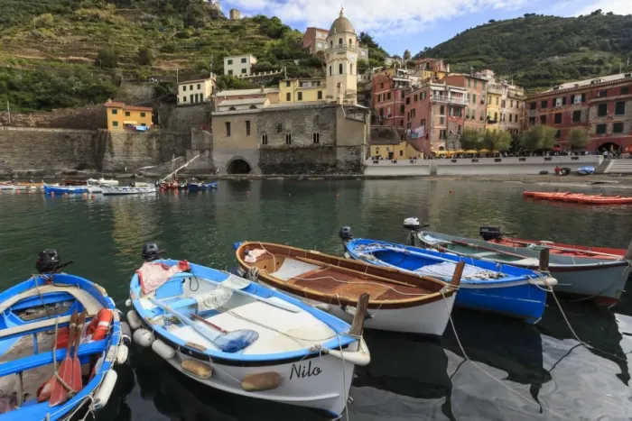 Framed Print : Colourful village houses and boats in harbour, Vernazza, Cinque Terre, UNESCO World Heritage Site