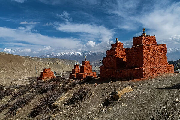 Colourfully painted Buddhist stupa, Ghar Gumba Monastery, Kingdom of Mustang, Himalayas, Nepal, Asia