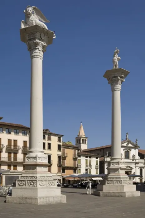Framed Print : Two columns in the Piazza dei Signori, one bearing the Venice Lion, the other with St Framed Print : Two columns in the Piazza dei Signori, one bearing the Venice Lion, the other with St