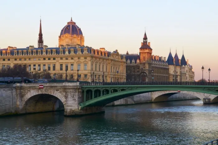 Framed Print : The Conciergerie on the Cite Island, the banks of the River Seine, UNESCO World Heritage Site Framed Print : The Conciergerie on the Cite Island, the banks of the River Seine, UNESCO World Heritage Site
