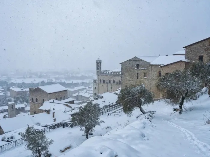 Framed Print : Consolis Palace in winter, Gubbio, Umbria, Italy, Europe Framed Print : Consolis Palace in winter, Gubbio, Umbria, Italy, Europe