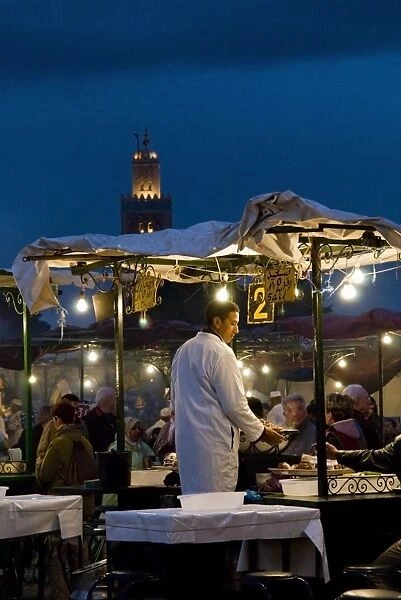 Cook selling food from his stall in the Djemaa el Fna, Place Jemaa El Fna (Djemaa El Fna)
