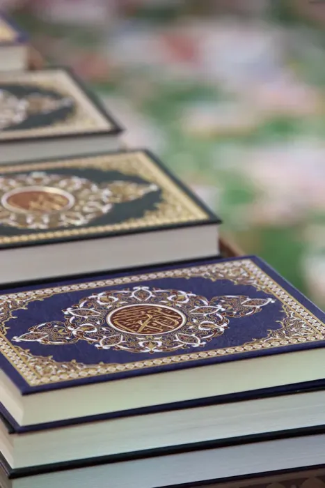 Framed Print : Detail of copies of The Koran inside Sheikh Zayed Grand Mosque, Abu Dhabi Framed Print : Detail of copies of The Koran inside Sheikh Zayed Grand Mosque, Abu Dhabi