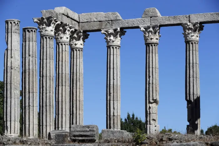 Framed Print : Corinthian columns of Roman Temple of Diana, Evora, UNESCO World Heritage Site, Alentejo Framed Print : Corinthian columns of Roman Temple of Diana, Evora, UNESCO World Heritage Site, Alentejo