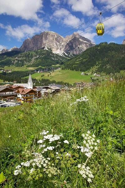 Corvara and cable car, Badia Valley, Bolzano Province, Trentino-Alto Adige  /  South Tyrol, Italian Dolomites, Italy, Europe