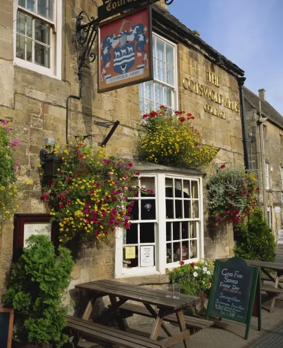 Framed Print : The Cotswold Arms Hotel in the town of Burford in the Cotswolds, Oxfordshire Framed Print : The Cotswold Arms Hotel in the town of Burford in the Cotswolds, Oxfordshire