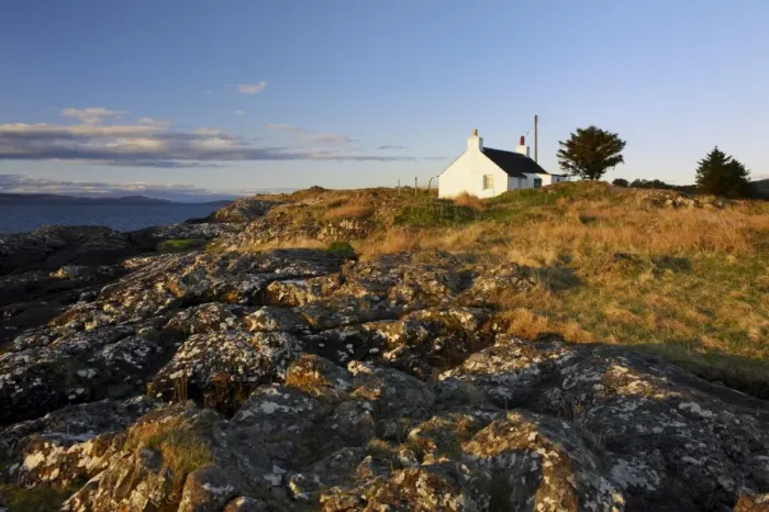 Framed Print : Cottage on the east coast of Mull, Isle of Mull, Inner Hebrides, Scotland