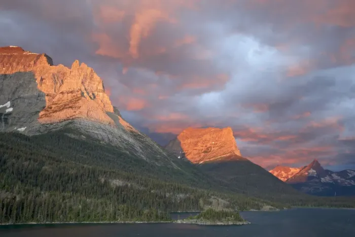 Framed Print : Coulds at dawn, St. Mary Lake, Glacier National Park, Montana, United States of America Framed Print : Coulds at dawn, St. Mary Lake, Glacier National Park, Montana, United States of America