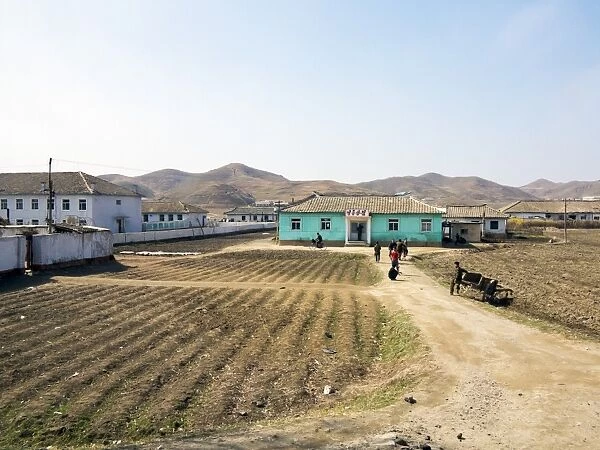 Countryside between Pyongyang and Kaesong, Democratic Peoples Republic of Korea (DPRK), North Korea, Asia