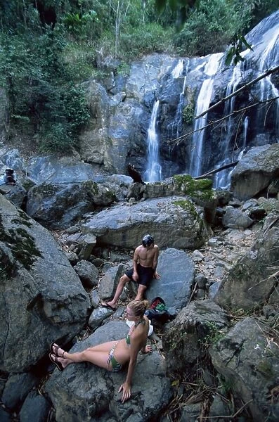 Couple at Argyle waterfall