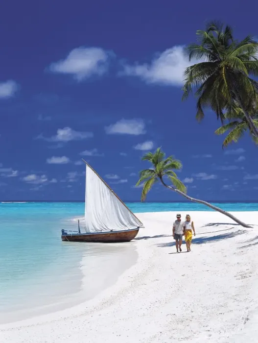Framed Print : Couple walking on tropical beach and traditional dhoni, Maldives, Indian Ocean, Asia