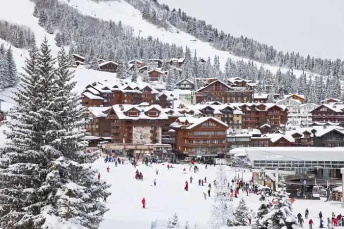 Framed Print : Courchevel 1850 ski resort in the Three Valleys (Les Trois Vallees), Savoie Framed Print : Courchevel 1850 ski resort in the Three Valleys (Les Trois Vallees), Savoie
