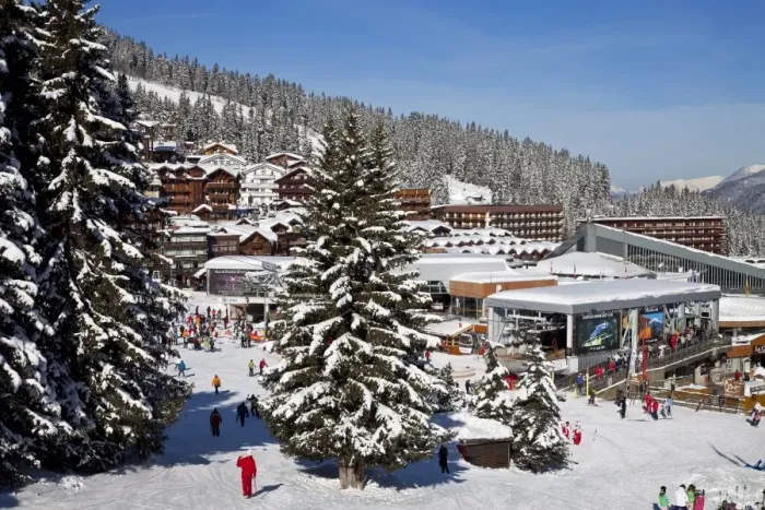 Framed Print : Courchevel 1850 ski resort in the Three Valleys (Les Trois Vallees), Savoie Framed Print : Courchevel 1850 ski resort in the Three Valleys (Les Trois Vallees), Savoie