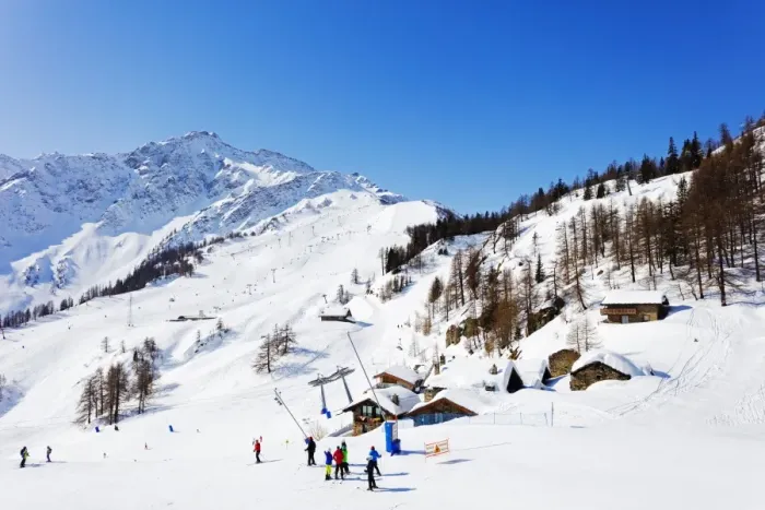 Framed Print : Courmayeur ski resort, Aosta Valley, Italian Alps, Italy, Europe Framed Print : Courmayeur ski resort, Aosta Valley, Italian Alps, Italy, Europe