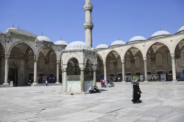 Framed Print : Courtyard, Blue Mosque (Sultan Ahmed Mosque) (Sultan Ahmet Mosque) (Sultanahmet Camii) Framed Print : Courtyard, Blue Mosque (Sultan Ahmed Mosque) (Sultan Ahmet Mosque) (Sultanahmet Camii)
