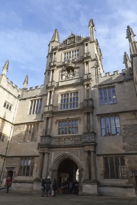 Framed Print : The courtyard of the Bodleian Library, Oxford, Oxfordshire, England, United Kingdom, Europe Framed Print : The courtyard of the Bodleian Library, Oxford, Oxfordshire, England, United Kingdom, Europe