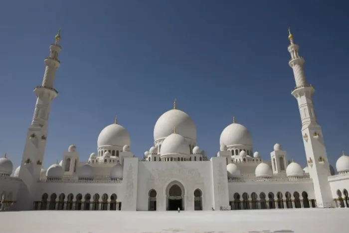 Framed Print : Courtyard, domes and minarets of the new Sheikh Zayed Bin Sultan Al Nahyan Mosque Framed Print : Courtyard, domes and minarets of the new Sheikh Zayed Bin Sultan Al Nahyan Mosque