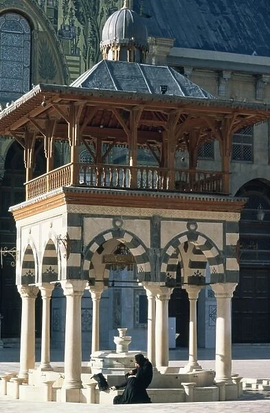 Courtyard of the Umayyad mosque
