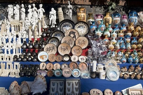 Crafts and reproductions for sale near Pompeii