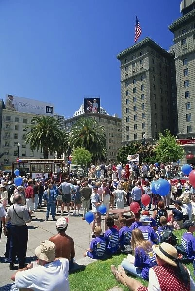 Crowds at the annual cable car bell ringing contest