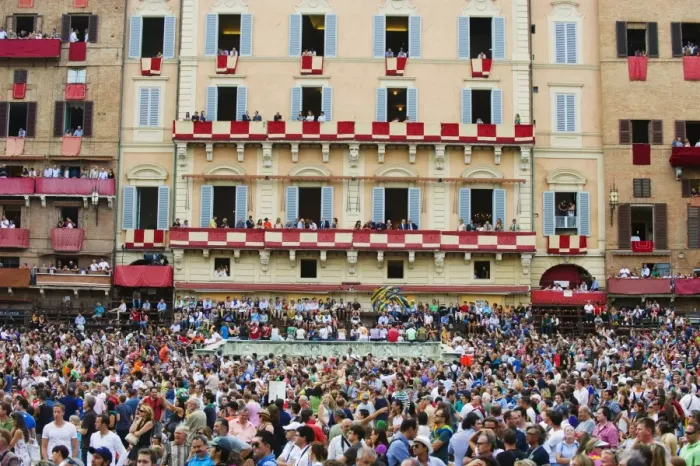 Framed Print : Crowds at El Palio horse race festival, Piazza del Campo, Siena, Tuscany, Italy, Europe